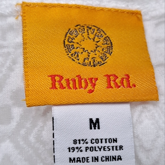 Ruby Road White Top With Laser Cutouts    Size M - Picture 7 of 12